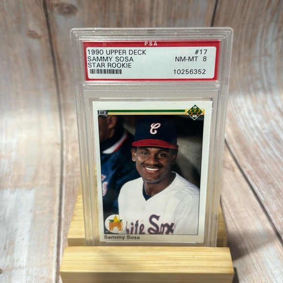 1990 Upper Deck Sammy Sosa Star Rookie #17 PSA NM-MT 8 #10256352 Item #ME534 - Picture 2 of 4